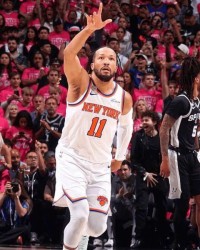 乐鱼体育登录入口-NBA总决赛G3最低票价创纪录达9365美元|尼克斯|马刺|美媒|历史纪录|卡尔-安东尼-唐斯_新浪体育_新浪新闻